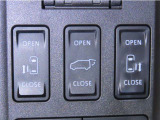 両側電動スライドドアを装備しております。