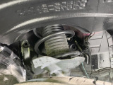 お車を安心してお乗りいただく為には、足回りの定期点検が欠かせません。サービスサポート(有償保証)では無料点検もご提供しており、安心のカーライフをお過ごしいただけるサポート体制が整っています。