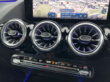 総在庫で600台ほどの取り扱いがございます。弊社デモカー使用の車両やメーカー使用の車両などもご紹介ができます。
