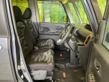 運転席シート廻りは使用感も少なく、良好な状態となっています。丁寧に使われていたことがよくわかりますね。