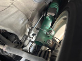 お車を安心してお乗りいただく為には、足回りの定期点検が欠かせません。サービスサポート(有償保証)では無料点検もご提供しており、安心のカーライフをお過ごしいただけるサポート体制が整っています。