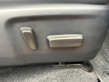 【パワーシート】スイッチ一つで簡単にシートの微調整が可能!電動だから力もいりません!快適なシートポジションにセットして、快適なドライブをお楽しみください。