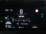 デジタル表示スピードメーターです。  走行距離 6306km ★映し出さ多彩な情報が、快適なドライブをサポートします。