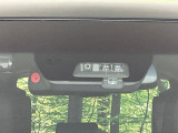 【三菱e-Assist】走行中に前方の車両等を認識し、衝突しそうな時は警報とブレーキで衝突回避と被害軽減をアシスト。より安全にドライブをお楽しみいただけます。