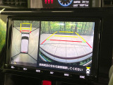 【パノラミックビューモニター】専用のカメラにより、上から見下ろしたような視点で360度クルマの周囲を確認することができます☆死角部分も確認しやすく、狭い場所での切り返しや駐車もスムーズに行えます。
