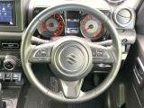 ステアリングも使用感が少なく、きれいな状態となっております♪