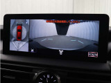 上から車両を見下ろしたような映像をナビゲーション画面に表示する「パノラミックビューモニター」を搭載しています。