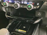 ワイヤレス充電器です!置くだけ充電が可能です♪対応したスマートフォンであれば、基本的に充電は可能です!