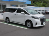 「中古車ハイブリッド保証」付き。ハイブリッド機構を無償で保証します。保証期間は、初度登録年月から10年目まで、またはロングラン保証が終わってから3年間。ただし累計走行距離が20万km以内です。