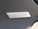 ハーマンカードンのカースピーカーは良質な音を届けると同時に、その先にある車内空間における上質な&ldquo;音楽体験&rdquo;も提供している。