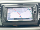 ●純正ナビ:一体感のあるナビは、高級感ある車内を演出してくれます。オーディオ機能も充実しておりますので、運転もより楽しめます♪