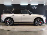☆MINIの車の始まりは大人四人がギリギリ乗れるコンパクトな車です!!今となっては3ナンバーですが、もともとは5ナンバーの車でした!!
