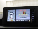 パノラミックビューモニター付きです。車両を上から見たような映像を表示。運転席からの目視だけでは見にくい、車両周辺の状況をリアルタイムでしっかり確認できます。