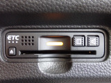■【ETC車載器】が装備されています。セットアップをしてお渡しとなり、ETCカードを差し込むだけで高速道路の利用が可能です。