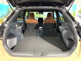 普段のお買い物や通勤、送迎等に十分な荷室スペースを確保しております。セカンドシートを倒すと、大きな荷物の積載も可能です♪