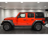 横から見てもJeepだとわかりますね!