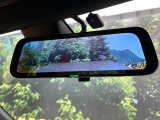 【デジタルインナーミラー】後席の大きな荷物や同乗者で後方が確認しづらい時でも安心!カメラが撮影した車両後方の映像をルームミラー内に表示。クリアな視界で状況の確認が可能です!