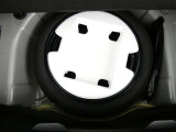 【応急用タイヤ】応急用タイヤが付属します。こちらもしっかりと点検してお渡しいたします。