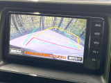 【バックカメラ】駐車時に後方がリアルタイム映像で確認できます。大型商業施設や立体駐車場での駐車時や、夜間のバック時に大活躍!運転スキルに関わらず、今や必須となった装備のひとつです!