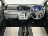 【インパネ】運転のしやすさを最優先に設計された見晴らしの良いフロントビュー。車両間隔が掴みやすく狭い道でも安心♪「安全」と「品質」を最優先に、安心してお乗りいただけるクルマを提供いたします。