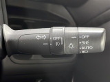 【オートライト(AUTO)】外の明るさをシステムが感知して、自動でヘッドライトが点灯します!ヘッドライトをつけ忘れを防ぐ便利機能です。