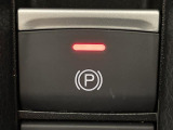 【電子制御パーキングブレーキ】パーキングブレーキを指先だけで操作可能です!力の弱い人にも安心してブレーキをかけていただけます!