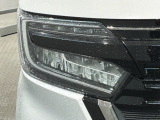 LEDヘッドライトは、点灯の瞬間から最大光量を発揮し、突然暗くなるトンネルなどでの安定感を高めます。