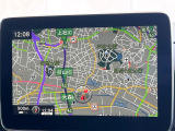 ●純正ナビ:一体感のあるナビは、高級感ある車内を演出してくれます。Bluetooth再生などオーディオ機能も充実しておりますので、運転もより楽しめます♪