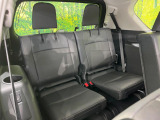 3列目シートはもちろん状態良好☆大人でもゆったりと座って頂けますので、大人数でのお出かけもラクラクです♪ご家族で、気の知れた仲間で、ドライブに行くのが楽しみですね♪