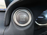 スマートキー装備車なので、キーを取り出さなくてもエンジン始動が可能です。