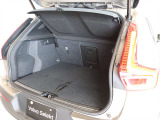 荷室は460Lの容量があり、リアシートを倒すことで1336Lまで拡大可能です ラゲッジはスクエアなスペースが確保されており、旅行でも乗車人数分の荷物を積み込むことができます