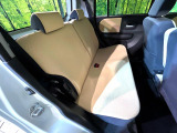後部座席も気になるようなキズ・汚れやへたり等、大きなダメージはなく、良好な状態です。