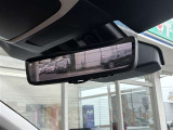 「デジタルインナーミラー」車両後方のカメラの映像をインナーミラー内のディスプレイに表示。カメラの映像なのでとても見やすくて安全です!もちろん通常のミラーモードにも切り替えれます!