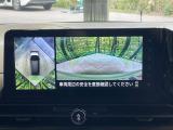 【アラウンドビューモニター】専用のカメラにより、上から見下ろしたような視点で360度クルマの周囲を確認することができます☆死角部分も確認しやすく、狭い場所での切り返しや駐車もスムーズに行えます。