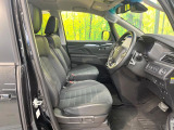 運転席シート廻りは使用感も少なく、良好な状態となっています。前オーナー様が丁寧に使っていたことがよくわかりますね。