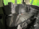3列目シートはもちろん状態良好☆大人でもゆったりと座って頂けますので、大人数でのお出かけもラクラクです♪ご家族で、気の知れた仲間で、ドライブに行くのが楽しみですね♪