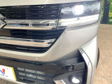 【シーケンシャルターンランプ付きLEDヘッドライト】人気の『流れるウィンカー』付きのLEDヘッドライトを装備♪高級感はもちろん、点灯時は存在感たっぷりで他車からも認識されやすく安心です。