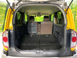 普段のお買い物や通勤、送迎等に十分な荷室スペースを確保しております。セカンドシートを倒すと、大きな荷物の積載も可能です♪