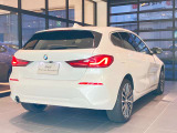 BMWのメカニックによる、100項目の納車前点検エンジン、ミッション、マフラー、電気系統やコンピュータなどを詳細に点検します。交換基準の部品があれば、純正部品を使用し整備した後にお客様にお渡しします。