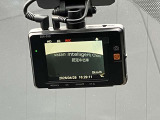 何かあった際に役立ってくれる、フロントドライブレコーダー付きです。