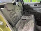 後部座席も気になるようなキズ・汚れやへたり等、大きなダメージはなく、良好な状態です。