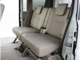 ゆとりある広々とした車内空間は、ドライブを始め買い物やレジャーなど、幅広く活躍します。一人でもみんなとでもお出かけを楽しみましょう!
