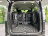 後席を格納すると、これだけの広さが!シーンに合わせたシートアレンジで、大きな荷物も積むことが出来ます♪