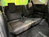 3列目シートはもちろん状態良好☆大人でもゆったりと座って頂けますので、大人数でのお出かけもラクラクです♪ご家族で、気の知れた仲間で、ドライブに行くのが楽しみですね♪