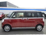 車両の乗降りがしやすい低いステップに、アシストグリップも持ちやすい位置に!