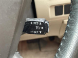高速道路で便利な【クルーズコントロール】も装着済み。アクセルを離しても一定速度で走行ができる装備です。加速減速もスイッチ操作でOKです。