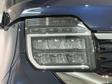 LEDヘッドライトは、点灯の瞬間から最大光量を発揮し、突然暗くなるトンネルなどでの安定感を高めます。
