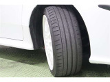 タイヤサイズはハイスペックな 225/40ZR18。