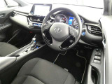 【運転席】運転席周りの画像です。プロの手で隅々までクリーニングしています。ご来店いただき実際に見てみてくださいね☆