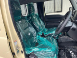 運転席シート廻りは使用感も少なく、良好な状態となっています。丁寧に使われていたことがよくわかりますね。